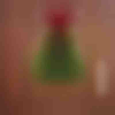 Ručně vyráběná vánoční girlanda ve tvaru stromku | TREEWREATH